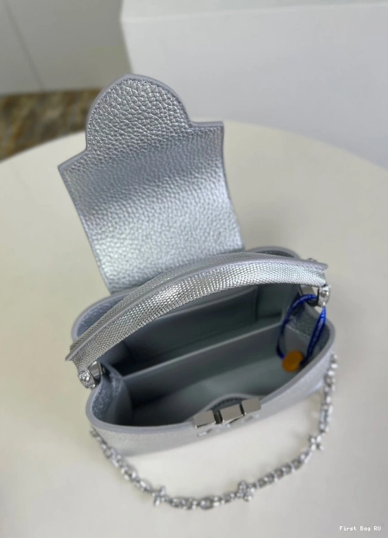 First bag LOUIS MINI CAPUCINES VUITTON 0716